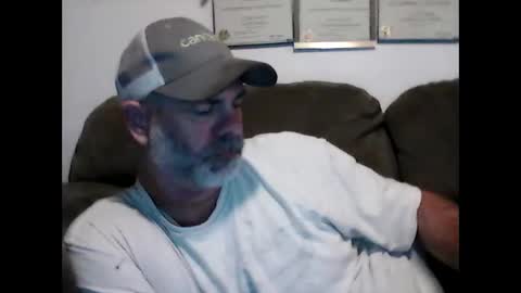 idkwhyidothis348732 online show from January 8, 2025, 1:42 am