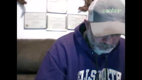 idkwhyidothis348732 online show from January 8, 2025, 11:54 am