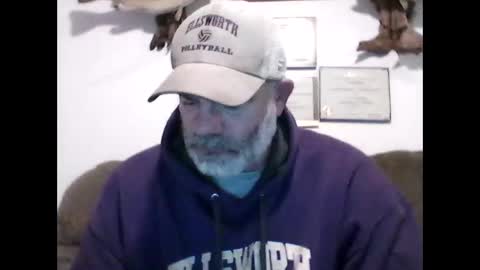 idkwhyidothis348732 online show from January 15, 2025, 11:53 am