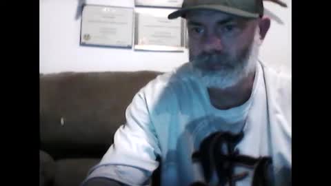 idkwhyidothis348732 online show from February 1, 2025, 12:58 pm