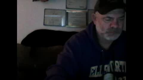 idkwhyidothis348732 online show from February 16, 2025, 3:05 pm