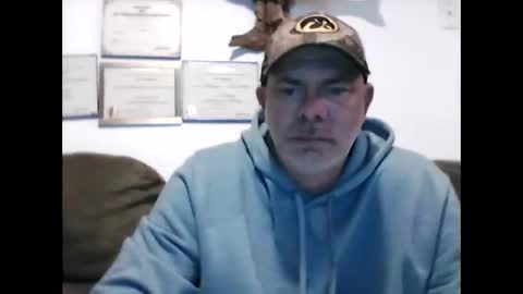 idkwhyidothis348732 online show from March 5, 2025, 12:22 pm