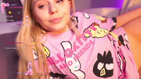 Snapshot of idontlikeguccibelts chatting on February 7, 2025, 2:15 pm Little Flower online show from February 7, 2025, 2:15 pm