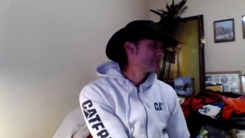 Snapshot of ifoundthegspot chatting on February 2, 2025, 8:35 am Darthmark420 online show from February 2, 2025, 8:35 am