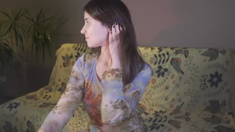 Snapshot of ifyouleave chatting on January 8, 2025, 4:33 pm Belle online show from January 8, 2025, 4:33 pm