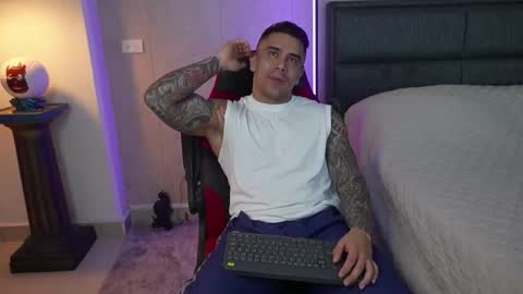 Snapshot of igor_scott chatting on October 18, 2025, 5:54 am Igor scott online show from October 18, 2025, 5:54 am