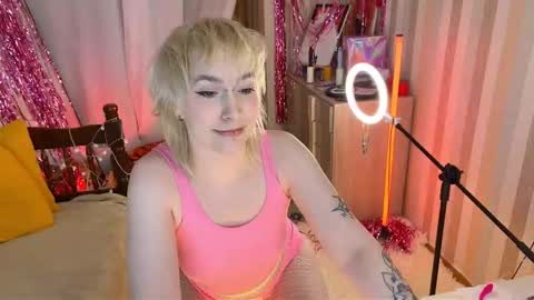 Emmy  help me reach 100 thumbs up online show from February 5, 2026, 6:12 pm