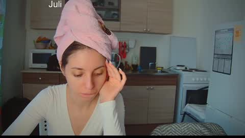 Snapshot of ihavepaws33 chatting on February 9, 2025, 8:22 am Julia and Mira online show from February 9, 2025, 8:22 am