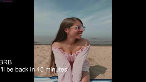 Snapshot of ihavepaws33 chatting on September 14, 2025, 6:18 pm Julia and Mira online show from September 14, 2025, 6:18 pm