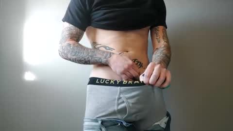 iiikandy online show from November 23, 2025, 7:02 pm