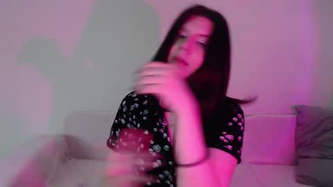 Vella online show from October 6, 2025, 10:02 am