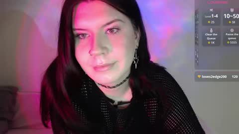 Vella online show from October 25, 2025, 4:13 pm