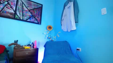  Livana  online show from November 13, 2025, 4:39 pm