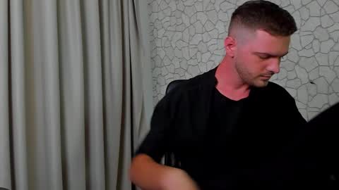 Snapshot of ikergale chatting on October 8, 2025, 11:30 am IkerGale online show from October 8, 2025, 11:30 am