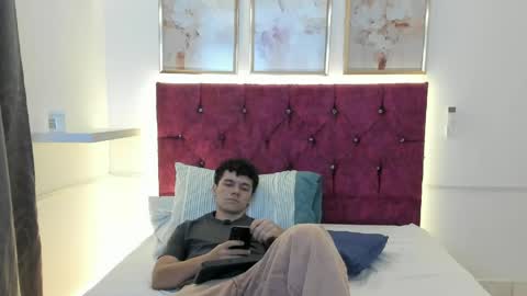 ilia673059 online show from April 19, 2026, 12:00 am