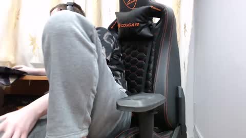 lord online show from November 6, 2025, 1:34 pm