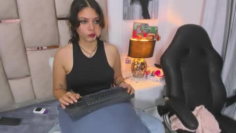 Snapshot of iliy_ chatting on December 29, 2024, 11:29 pm ILY online show from December 29, 2024, 11:29 pm