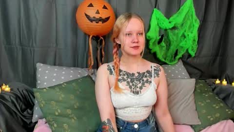 Annie online show from October 28, 2025, 3:10 am