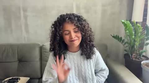 Kloe online show from December 10, 2024, 7:22 pm