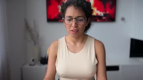 Kloe online show from April 7, 2026, 7:36 pm