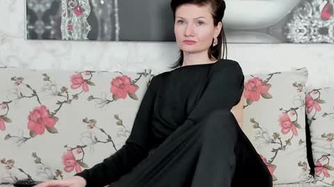 Snapshot of illegalbeauty87 chatting on January 5, 2025, 1:56 am Ingrid or more easier...Miss GoDDess Mistress online show from January 5, 2025, 1:56 am