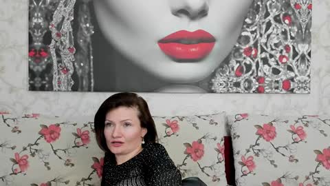 Snapshot of illegalbeauty87 chatting on January 23, 2025, 11:58 pm Ingrid or more easier...Miss GoDDess Mistress online show from January 23, 2025, 11:58 pm