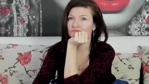 Snapshot of illegalbeauty87 chatting on February 3, 2026, 6:40 am Ingrid or more easier...Miss GoDDess Mistress online show from February 3, 2026, 6:40 am