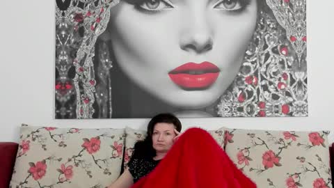 Snapshot of illegalbeauty87 chatting on March 5, 2026, 9:33 pm Ingrid or more easier...Miss GoDDess Mistress online show from March 5, 2026, 9:33 pm