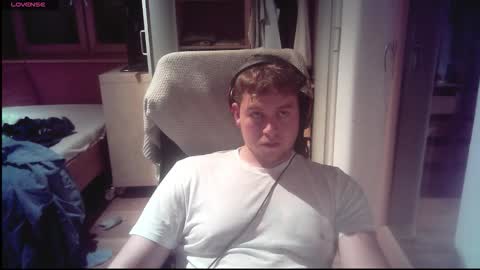 iloveyoutoo2000 online show from October 6, 2025, 6:05 pm