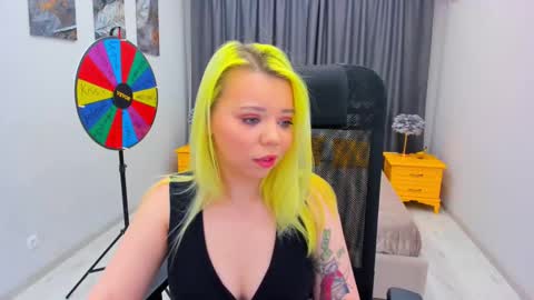 Snapshot of im__youre_sunshine chatting on February 26, 2025, 9:05 pm Roxy online show from February 26, 2025, 9:05 pm