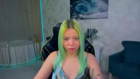 Roxy online show from October 5, 2025, 7:23 pm