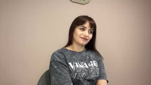 Alisa online show from November 3, 2025, 8:37 am