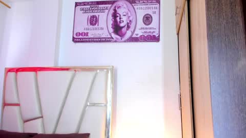 Snapshot of im_brittany_333 chatting on February 19, 2025, 5:06 pm im_brittany_333 online show from February 19, 2025, 5:06 pm