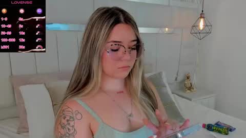 Snapshot of im_dalhia chatting on January 17, 2025, 8:55 pm DAHLIA online show from January 17, 2025, 8:55 pm