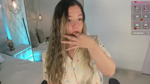 Snapshot of im_dalhia chatting on September 19, 2025, 9:15 pm DAHLIA online show from September 19, 2025, 9:15 pm