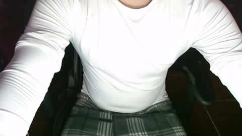 im_dave21 online show from April 27, 2026, 11:19 am