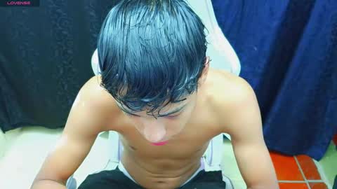 im_david01 online show from October 28, 2025, 1:14 pm