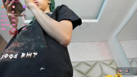 Snapshot of im_gaia chatting on November 6, 2025, 12:06 pm Im Gaia online show from November 6, 2025, 12:06 pm