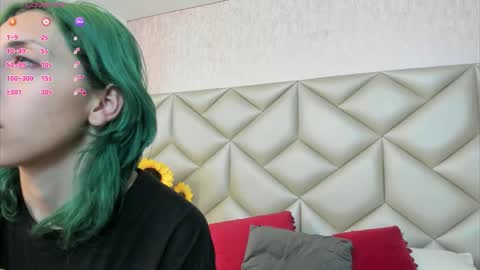 Snapshot of im_gaia chatting on November 11, 2025, 12:05 pm Im Gaia online show from November 11, 2025, 12:05 pm