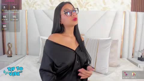 Snapshot of im_karla_ chatting on January 5, 2025, 6:02 am Karla 3 online show from January 5, 2025, 6:02 am