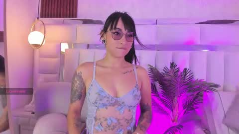 Kazumi online show from November 18, 2025, 1:04 pm