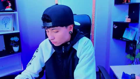 mathias online show from November 25, 2025, 2:44 am