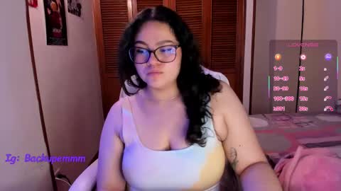 Snapshot of im_meii chatting on November 19, 2025, 7:58 pm mei mei uwu online show from November 19, 2025, 7:58 pm