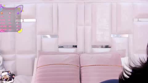 Moly  online show from September 27, 2025, 8:47 pm