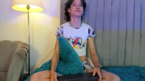 Perseo - Help me with 50 thumbs up online show from January 11, 2026, 11:21 pm