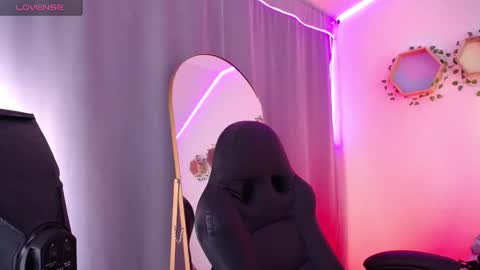 Snapshot of im_rosse_ chatting on October 29, 2025, 7:15 pm Jade Rosse online show from October 29, 2025, 7:15 pm