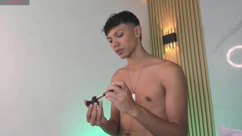 im_sebaslopez online show from January 13, 2025, 4:39 am