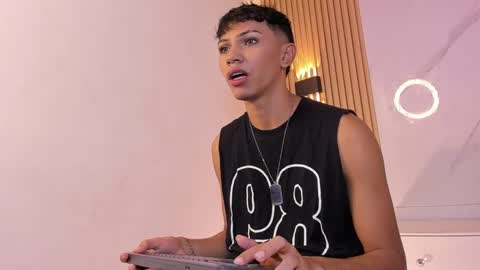 im_sebaslopez online show from January 27, 2025, 5:25 am