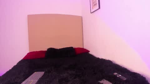 im tiffany  online show from February 18, 2026, 4:08 am