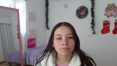 im_tulipan online show from December 2, 2025, 1:39 pm